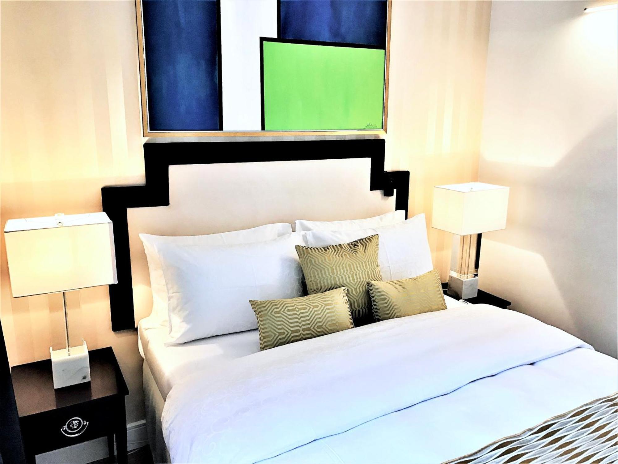 Mondrian Luxury Suites & Apartments Old Town Warszawa Rom bilde