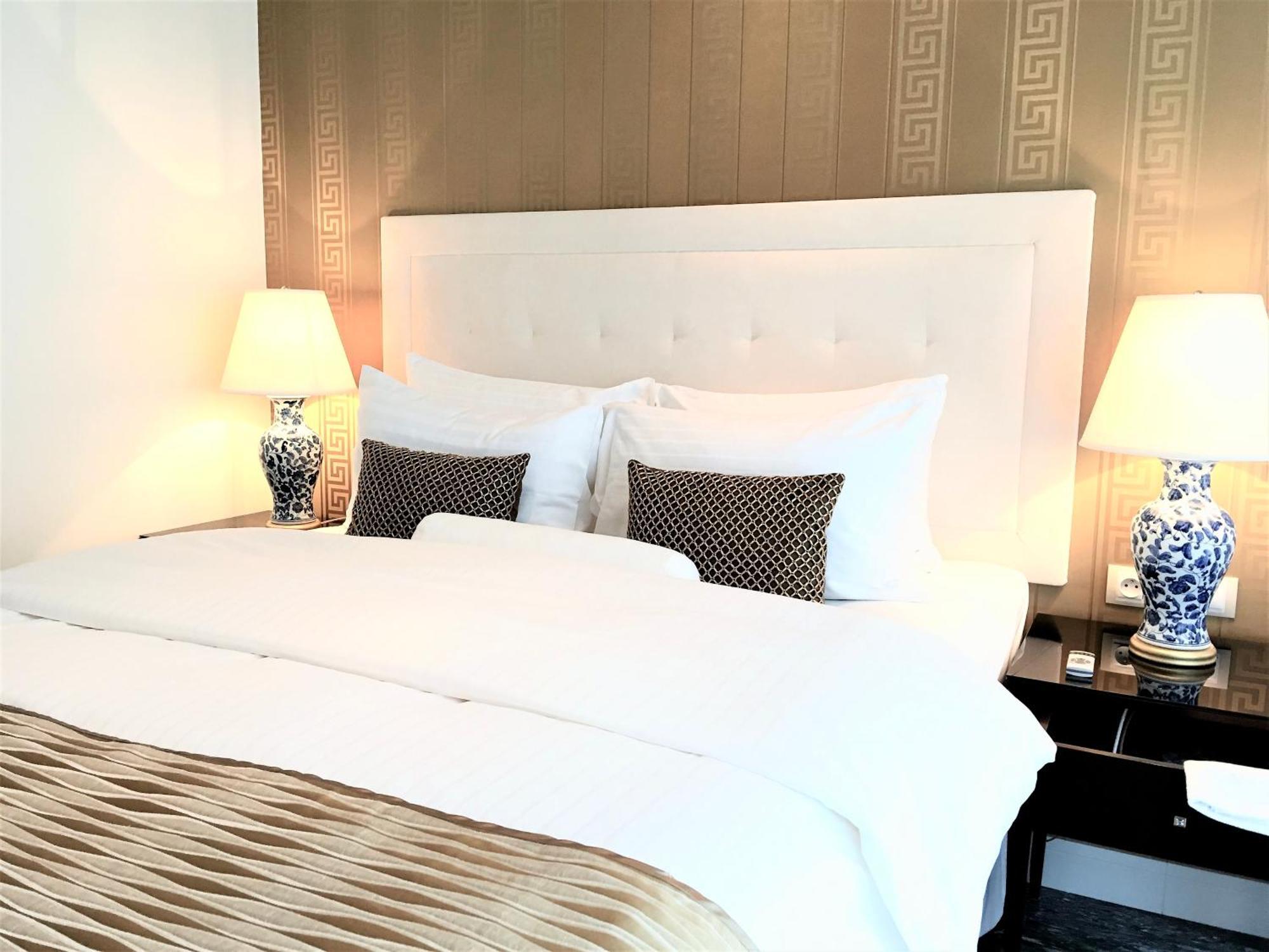 Mondrian Luxury Suites & Apartments Old Town Warszawa Rom bilde